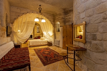 Mithra Cave Hotel