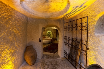 Mithra Cave Hotel