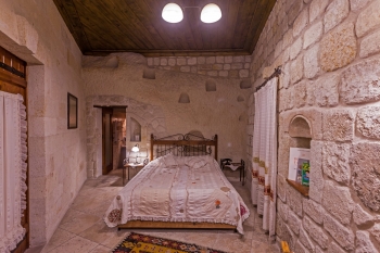 Mithra Cave Hotel