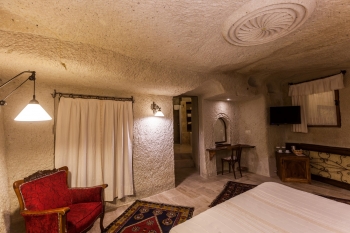 Mithra Cave Hotel