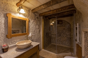 Mithra Cave Hotel
