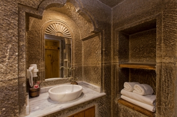 Mithra Cave Hotel