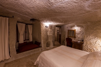 Mithra Cave Hotel