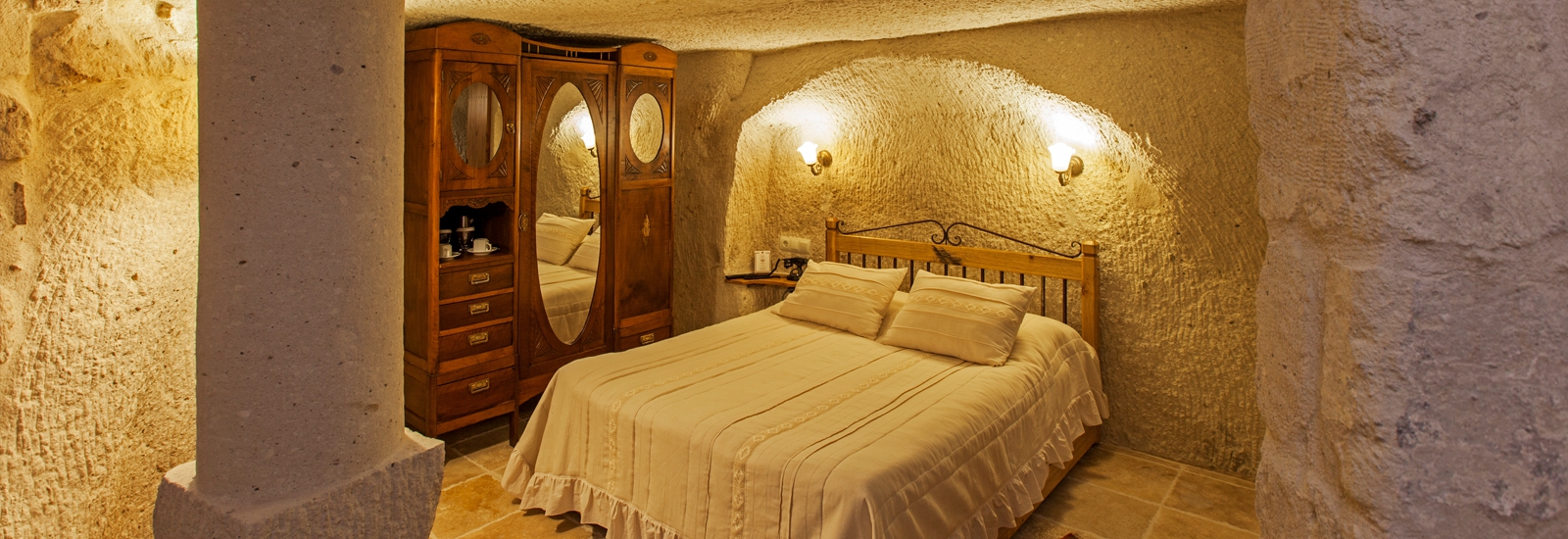 Classic Cave Room